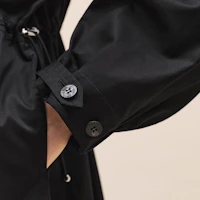 Details for (W) 에르메스 FW24 블랙 솔리드 긴팔 미디 길이 집업 원피스. H4H0571DV02