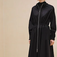 Sizing (W) 에르메스 FW24 블랙 솔리드 긴팔 미디 길이 집업 원피스. H4H0571DV02