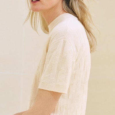 (Women) HERMES FW24 White Plain Ribbed Knit Casual Short Sleeve Top. H4H2621D3A3 Details for (Women) HERMES FW24 White Plain Ribbed Knit Casual Short Sleeve Top. H4H2621D3A3