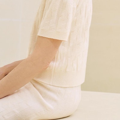 (Women) HERMES FW24 White Plain Ribbed Knit Casual Short Sleeve Top. H4H2621D3A3 Sizing (Women) HERMES FW24 White Plain Ribbed Knit Casual Short Sleeve Top. H4H2621D3A3