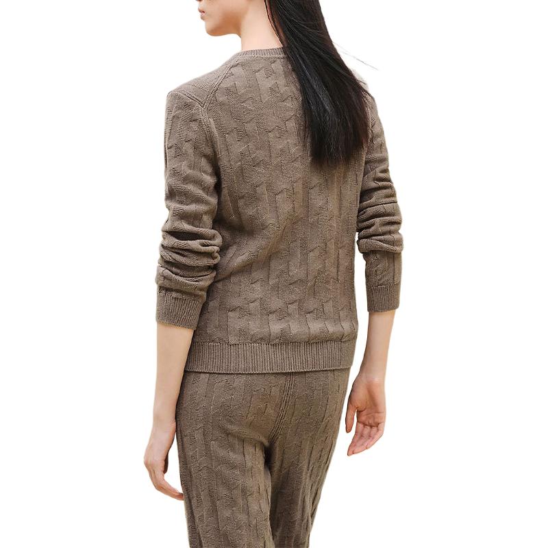 Lookbook (Women) HERMES FW25  Logo Crewneck Long Sleeve Sweater Grey White. H4H2610D3DK