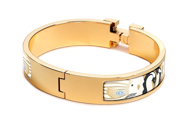 (W) Gelang Sempit Emas HERMES dengan Corak Lencana Bunga untuk Wanita. H700000F F3PM Lookbook (W) Gelang Sempit Emas HERMES dengan Corak Lencana Bunga untuk Wanita. H700000F F3PM