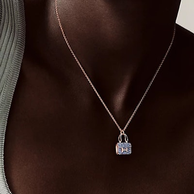 (Women) HERMES Gold Necklace - Trendy, Stylish, and Elegant Accessory H121304B 00 Shop (Women) HERMES Gold Necklace - Trendy, Stylish, and Elegant Accessory H121304B 00