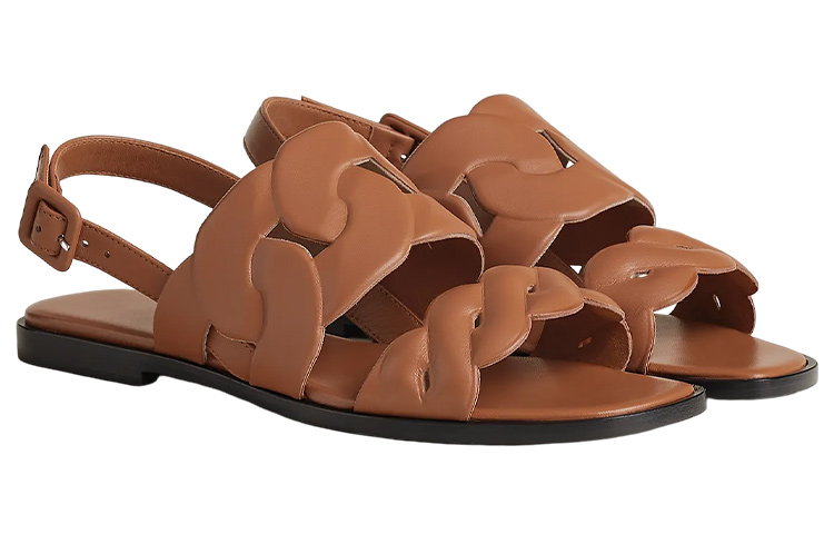 Lookbook (W) HERMES Grace ''Bruine Teenslipper met Gespsluiting'' H231130Z-A3