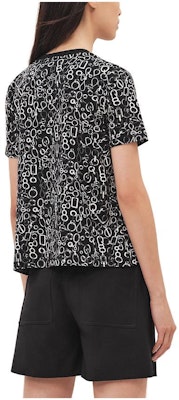 (W) HERMES Baju-T Hitam Lengan Pendek Cetakan Grafik Krew Leher FW23. H3H4624DR02 Lookbook (W) HERMES Baju-T Hitam Lengan Pendek Cetakan Grafik Krew Leher FW23. H3H4624DR02