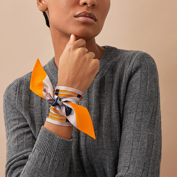 Lookbook (W) HERMES Skarf Silk Twill Asli 100% - Aksesori Mewah H061526S-19