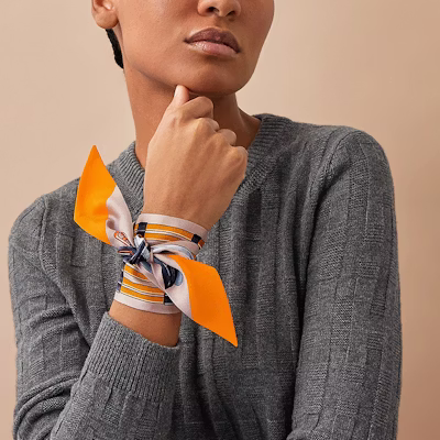 (W) HERMES Skarf Silk Twill Asli 100% - Aksesori Mewah H061526S-19 Lookbook (W) HERMES Skarf Silk Twill Asli 100% - Aksesori Mewah H061526S-19