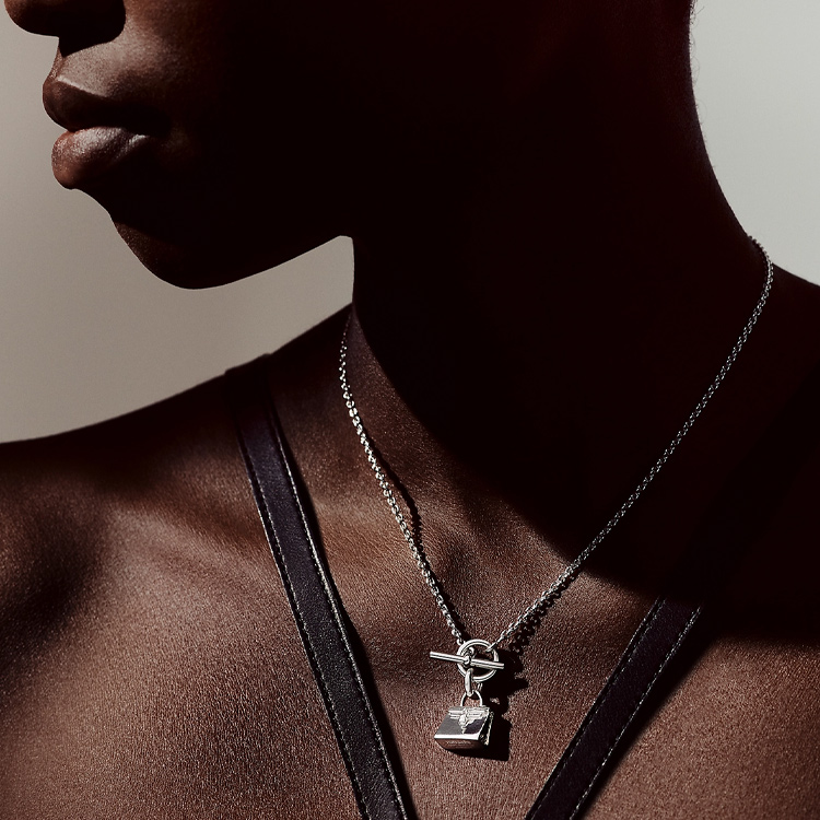 (Women) HERMES Kelly Amulette Pendant Silver Necklace for Women 925 Silver H104429B-00 圖 4