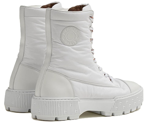 (W) エルメス レザーアンクルブーツ「ファッションストラップ ホワイト」 H222052Z-90 Lookbook (W) エルメス レザーアンクルブーツ「ファッションストラップ ホワイト」 H222052Z-90