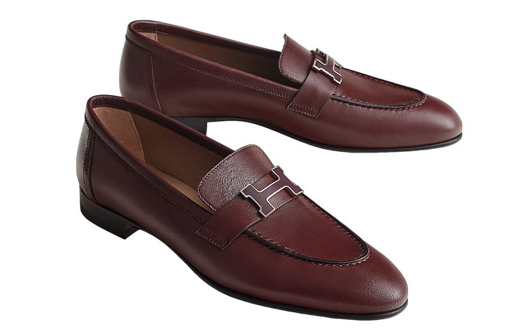 Shop HERMES愛馬仕 皮革 時尚平底 樂福鞋 女款 棕色