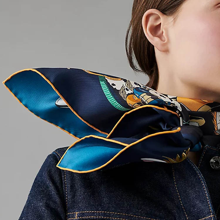 (Women) HERMES Les Mustangs II Blue Double-Sided Silk Scarf for Women. H903939S-03 圖 6