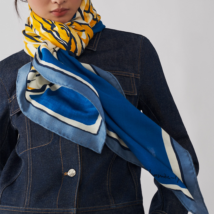 (Women) HERMES Libre Comme Pegase  Blue Shawl with Horse Pattern. H243802S01 圖 3