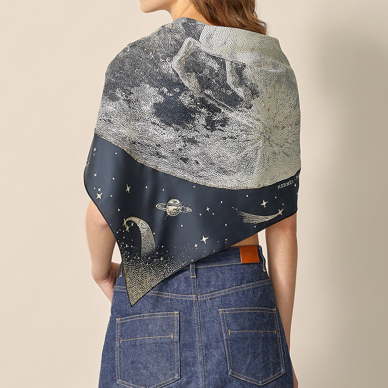 (Women) HERMES Moonlight Pegasus Beaded Embroidery Silk Scarf Deep Blue Limited Edition H593430S-01 圖 3