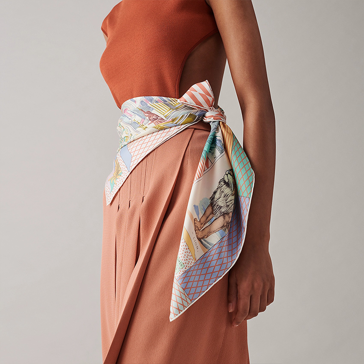 (Women) HERMES New Grand Theater Silk Scarf for Women in Apricot Yellow. H003761S-15 圖 3