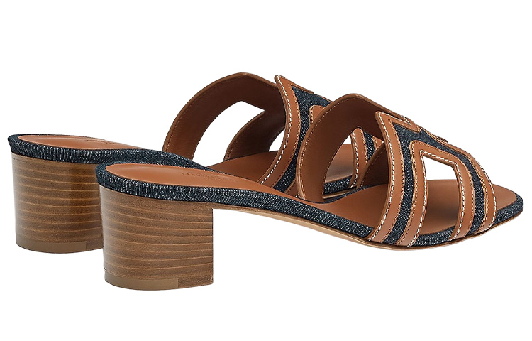 Purchase (Women) HERMES Oasis 'Brut' H221113Z-48