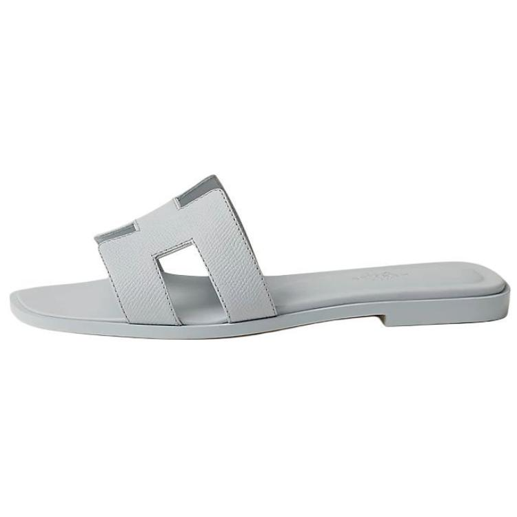 (Women) HERMES Oran Glacier Blue Calfskin Flat Sandals. H202272Z 18