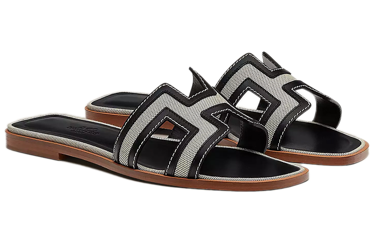 Lookbook (W) 에르메스 오란 샌들 "블랙" H221106Z-01