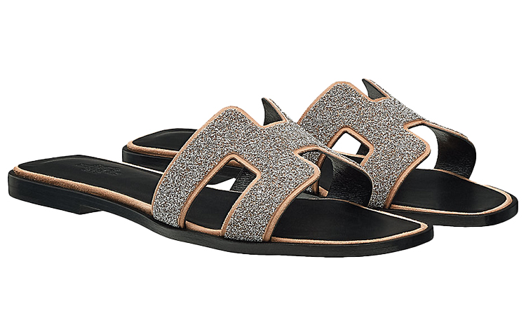 Lookbook (W) エルメス オラン サンダル "シルバーグレー" H142149Z-BA