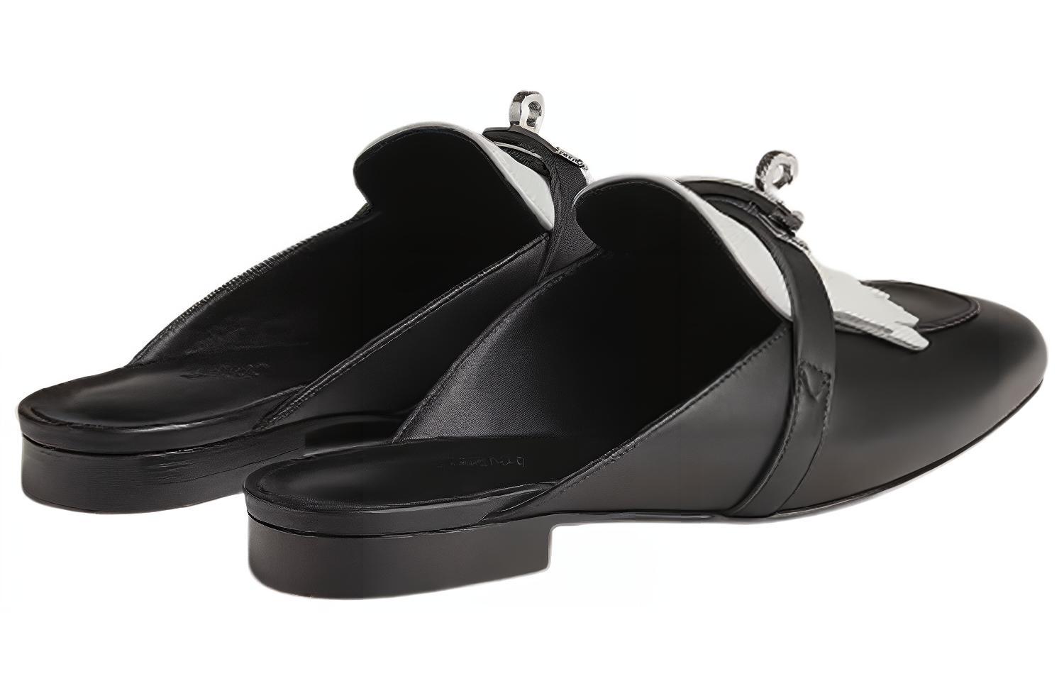 Shop (W) エルメス Oz ブラックレザー オープンバックミュール H241068Z-03