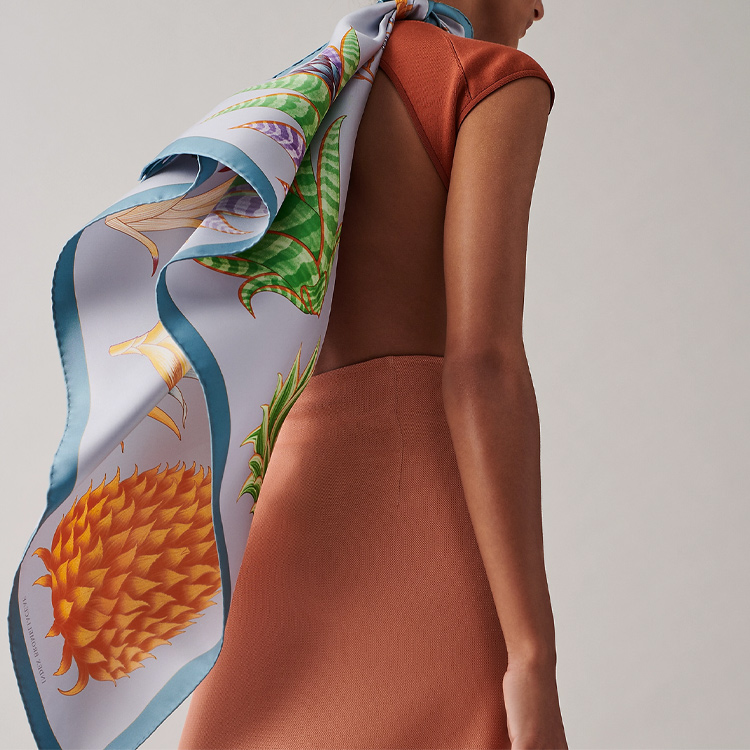(Women) HERMES Pineapple Catalogue Silk Scarf Sky Blue/Violet/Green for Women. H003801S-03 圖 3