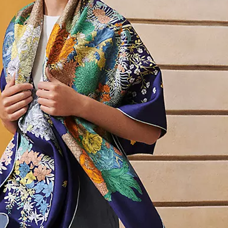 (Women) HERMES Printed Pattern Silk Scarf for Women - Blue. H673904Sv01 圖 5