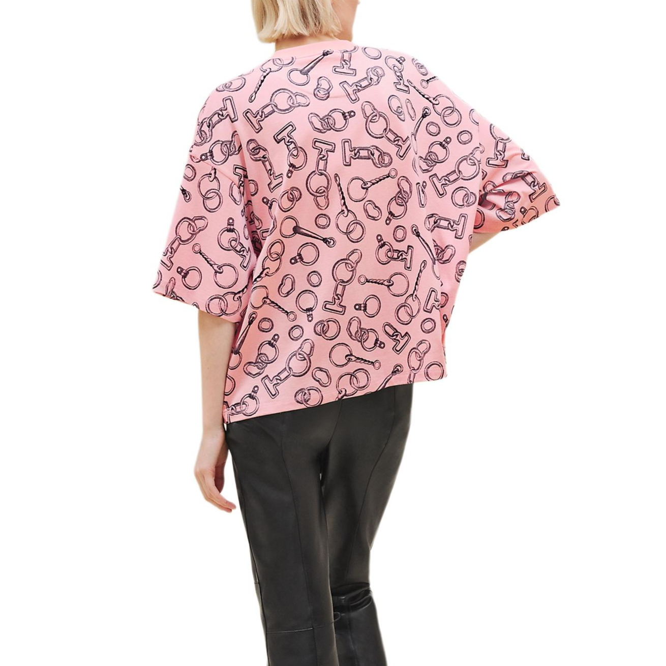 Lookbook (Women) HERMES Ribbed Knit Crewneck Short-Sleeve T-Shirt FW24  Quartz Rose. H4H4639DJ3Y