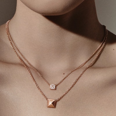 (Women) HERMES Rose Gold Diamond 18K Gold Necklace with Clasp Design for Women. H223208B 0042 Shop (Women) HERMES Rose Gold Diamond 18K Gold Necklace with Clasp Design for Women. H223208B 0042