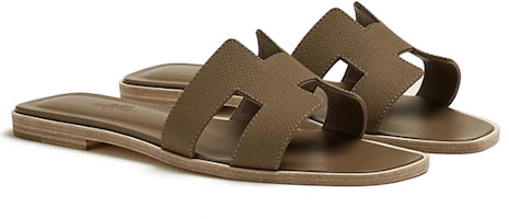 (W) HERMES Sandalia Plana Punta Redonda 'Marrón Oscuro' H202272Z-X3 Lookbook (W) HERMES Sandalia Plana Punta Redonda 'Marrón Oscuro' H202272Z-X3