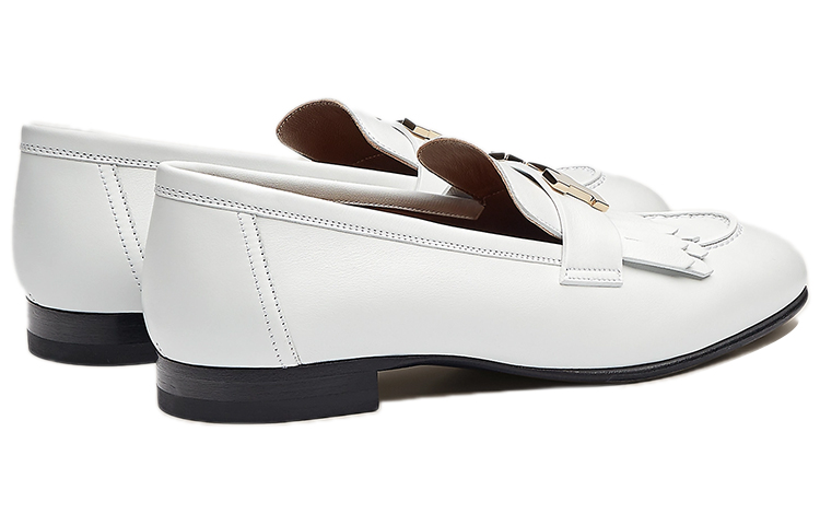 Shop HERMES 愛馬仕 Royal 小牛皮樂福鞋 女款 白色