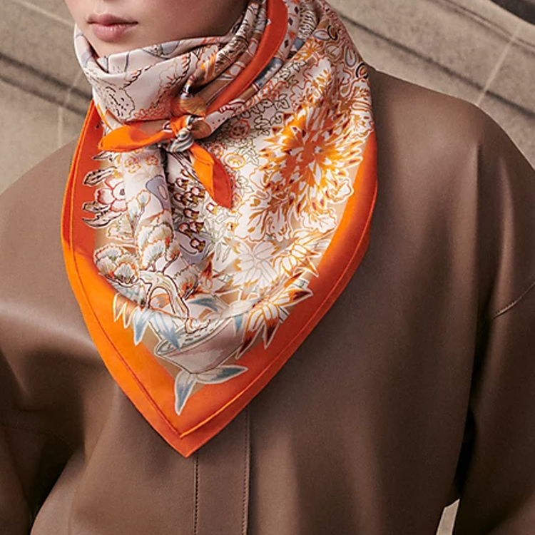 (Women) HERMES Silk Scarf for Women Orange Dual-Sided Pattern Designer Wrap. H904126Sv05 圖 5