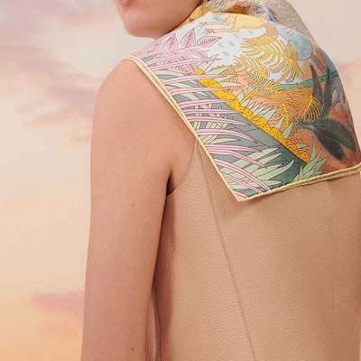 (Women) HERMES Soft Comfortable Fashionable Silk Scarf. H003953S 06 Lookbook (Women) HERMES Soft Comfortable Fashionable Silk Scarf. H003953S 06