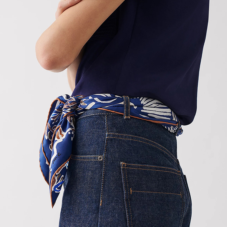 (Women) HERMES Spring Island 90cm Silk Scarf Navy Blue/Brown/White for Women. H003755S-09 圖 3