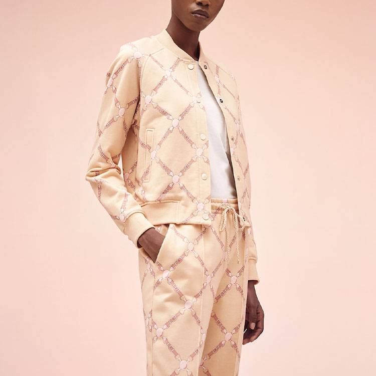 Lookbook (W) HERMES SS22 Chaqueta Piloto Beige Cuadros Rayas Manga Larga. H2E4207DK5R