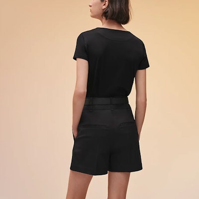 (W) 에르메스 SS22 블랙 그래픽 프린트 반팔 레귤러 티셔츠 H2E4613DU02 Shop (W) 에르메스 SS22 블랙 그래픽 프린트 반팔 레귤러 티셔츠 H2E4613DU02