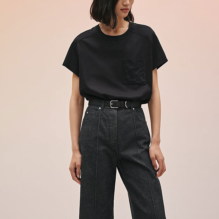 (Women) HERMES SS22  Black T-Shirt with Solid Color, Embroidered Pocket, Raglan Sleeves. H2E4604DU02 圖 3