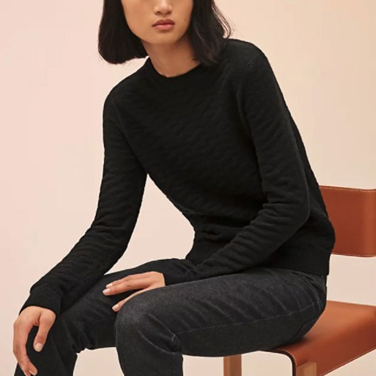 Lookbook (Women) HERMES SS22  Black Wool Sweater with Solid Logo Jacquard Design. H2E2624DE02