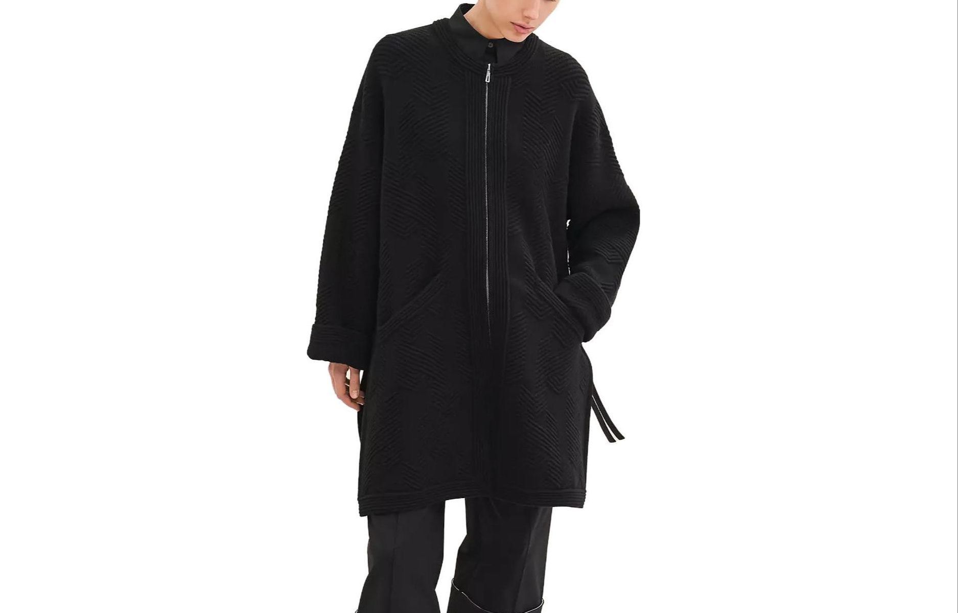 (Women) HERMES SS23  Black Knit Coat with Solid Color and Letter Pattern. H3H2101D402