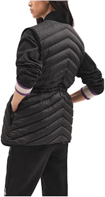 (W) HERMES SS23 Rompi Tanpa Lengan Warna Hitam dengan Resleting H3H0156DA0234 Lookbook (W) HERMES SS23 Rompi Tanpa Lengan Warna Hitam dengan Resleting H3H0156DA0234