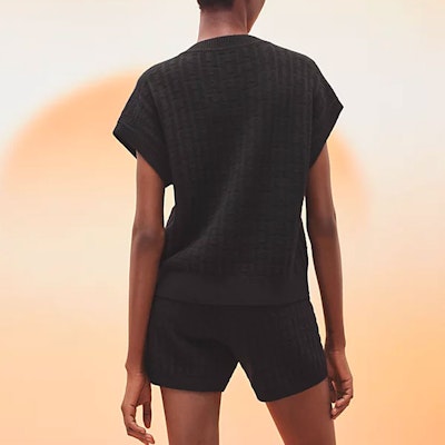 (W) エルメス SS23 ブラック Vネック 半袖 プルオーバー セーター H3E2639DB02 Lookbook (W) エルメス SS23 ブラック Vネック 半袖 プルオーバー セーター H3E2639DB02