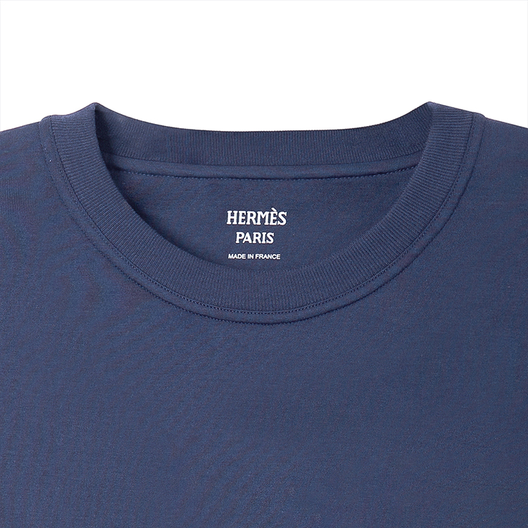 Sizing (W) Camiseta Azul Marino de Manga Corta HERMES SS23 con Logo Estampado. H3E4625DLI1