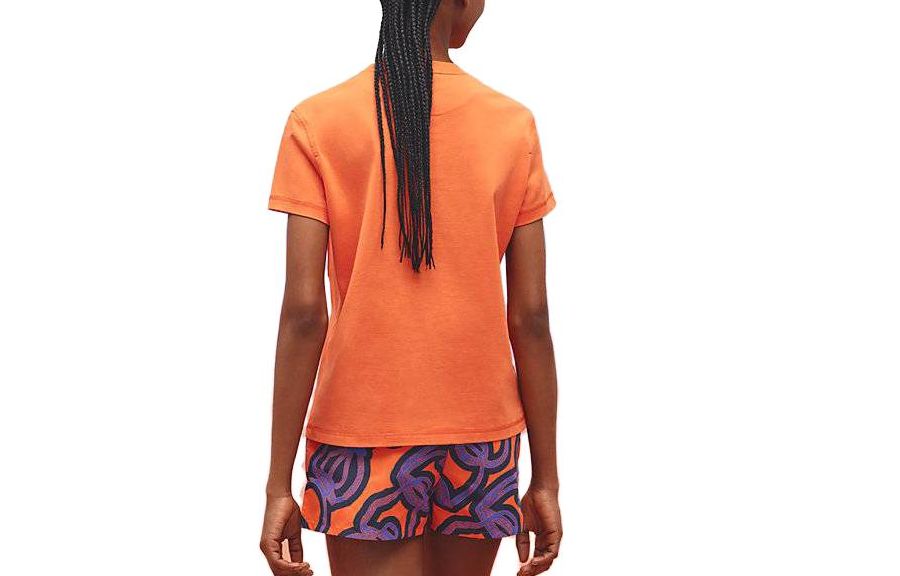 Lookbook (W) HERMES SS23 T-Shirt Crewneck Logo Sulaman Jingga. H3E4620DL1M