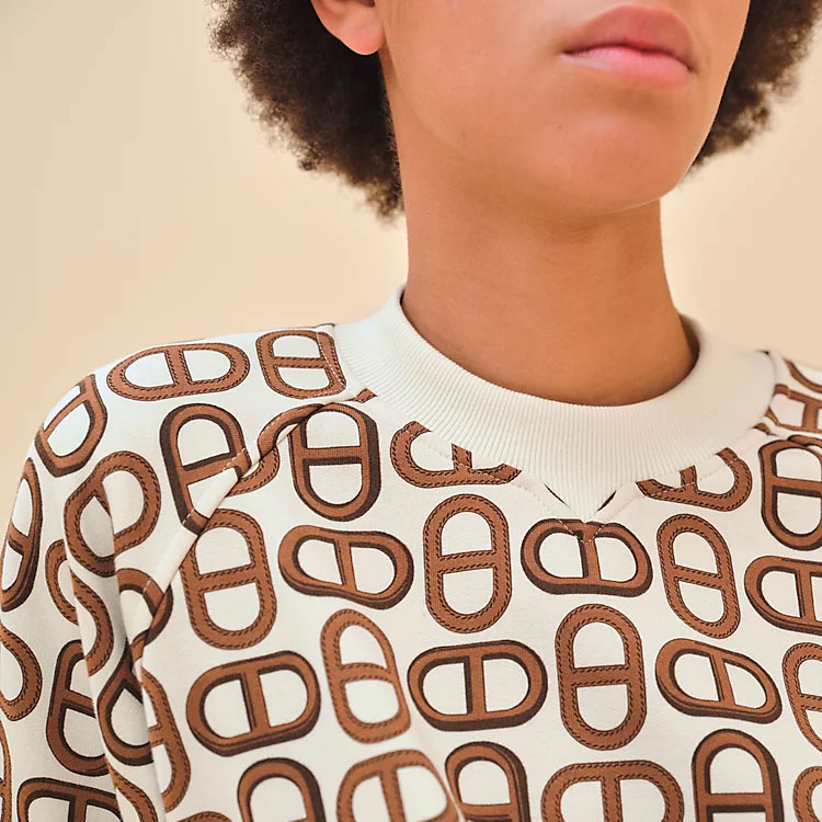 Shop (W) HERMES SS24 Baju Lengan Panjang Logo Coklat Kastanye. H4E4648DD1W