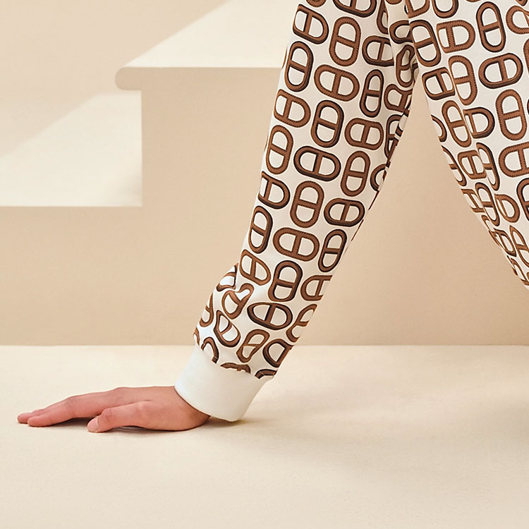 Purchase (W) HERMES SS24 Baju Lengan Panjang Logo Coklat Kastanye. H4E4648DD1W