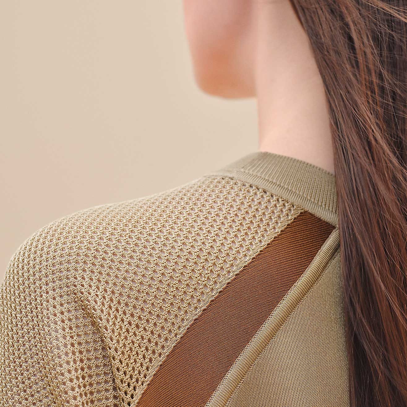 (Women) HERMES SS24 Pattern Print Mesh Crew Neck T-Shirt Women Pearl White H4E2828DVTL 圖 4