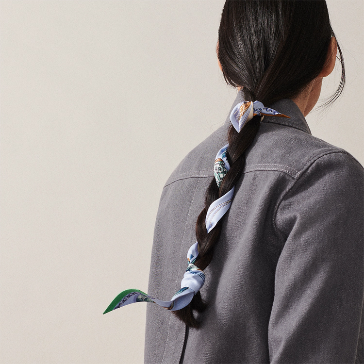 (Women) HERMES Twilly  Scarf "Galloping Horses" Sky Blue. H061829S-16 圖 3