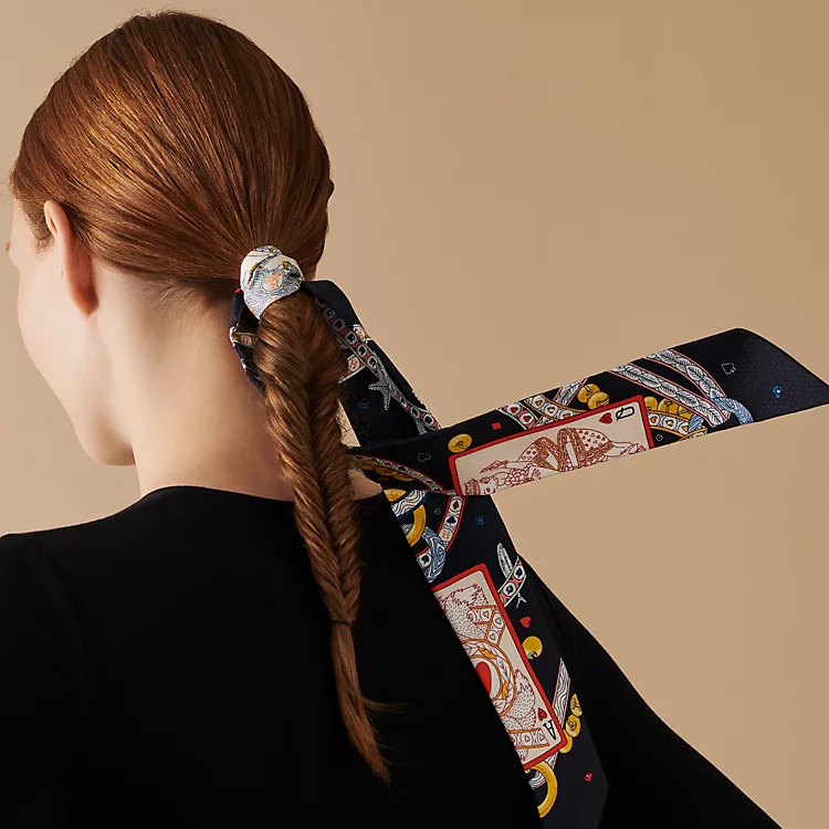 (Women) HERMES Twilly Silk Scarf "Queen of Hearts" Black/Rouge Pink 5x86cm for Women. H063959S-01 圖 3