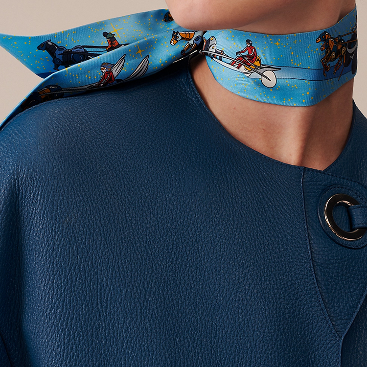 Lookbook (W) HERMES Pañuelo de Seda Twilly Space Horse para Mujer. H063573S 02