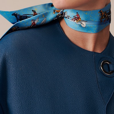 (W) HERMES Pañuelo de Seda Twilly Space Horse para Mujer. H063573S 02 Lookbook (W) HERMES Pañuelo de Seda Twilly Space Horse para Mujer. H063573S 02