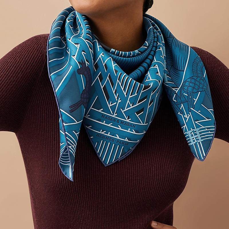 (Women) HERMES Two Horses Navy Blue Silk Scarf for Women H003684S-06 圖 3