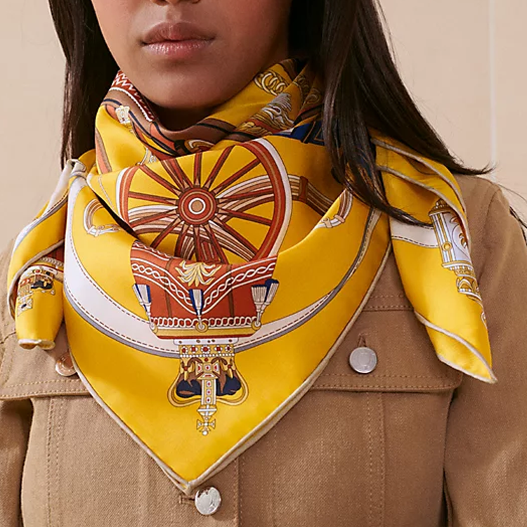 (Women) HERMES Yellow Silk Scarf for Women with "Wheel of Prestige" Design. H004163S-10 圖 3